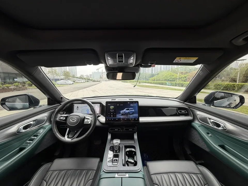 GAC Trumpchi GS8 Trumpchi GS8 2022 Pilot Series 2.0TGDI 2WD Premium Edition 6 Seaters 2022 — миниатюра 3
