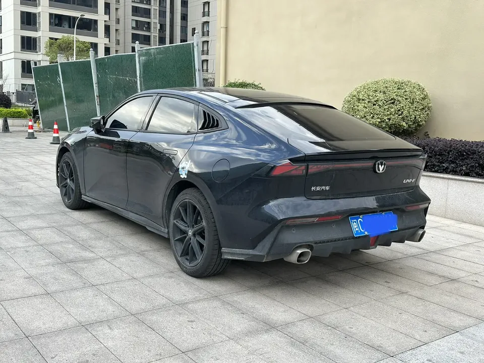 Changan UNI-V 1.5T Premium Edition 2023 — миниатюра 4