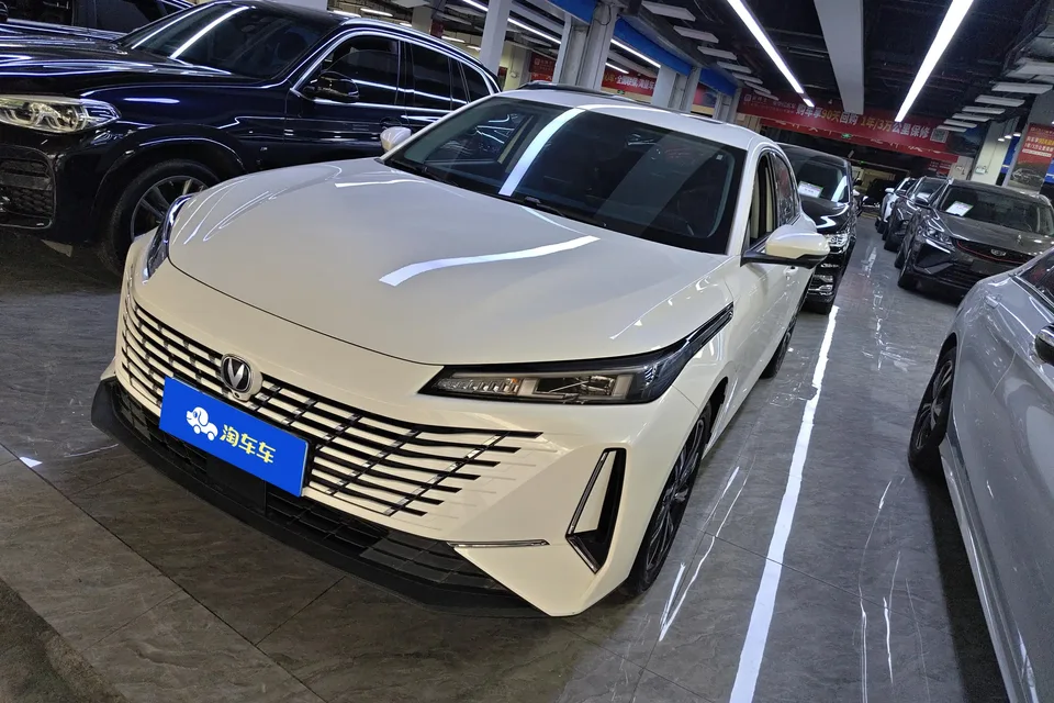 Changan Escape Escape 2025 1.5T DCT 500Bar Premium Edition 2025 — photo 1, buy with delivery to Moscow