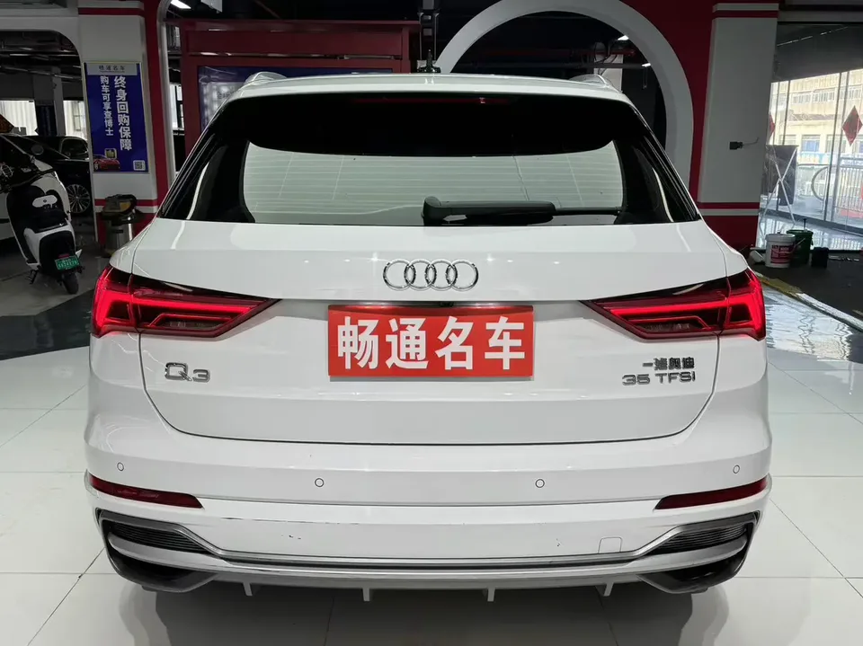 Audi Q3 Audi Q3 2022 35 TFSI aggressive and dynamic model 2022 — миниатюра 2