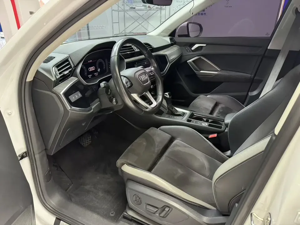 Audi Q3 Audi Q3 2022 35 TFSI aggressive and dynamic model 2022 — миниатюра 5