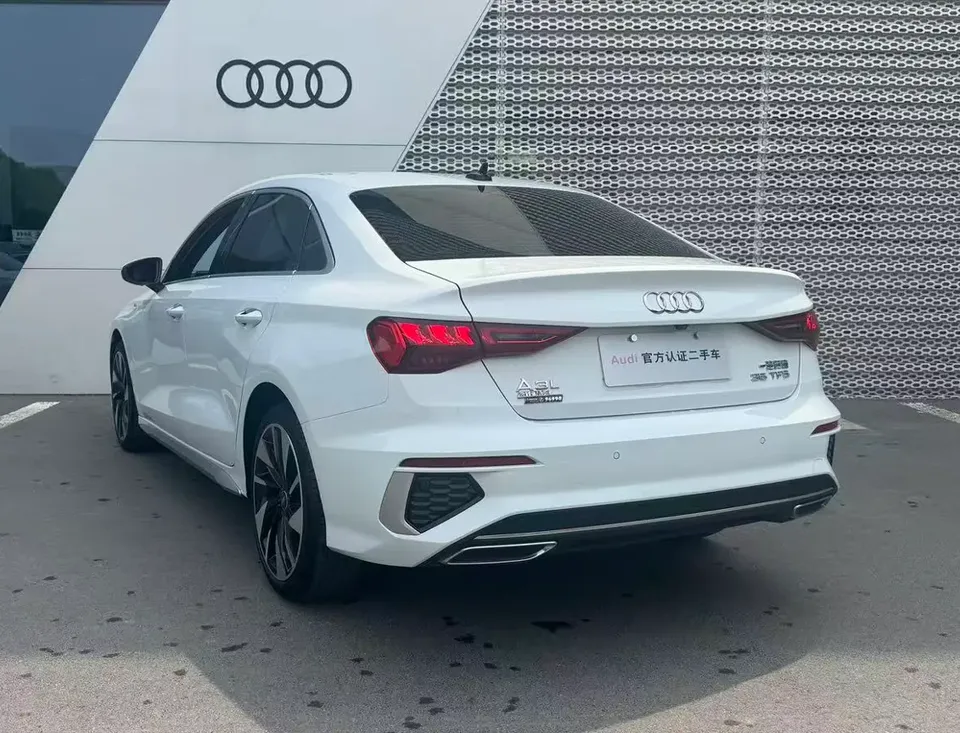 Audi A3 A3L Limousine 35 TFSI Fashionable and Elegant 2023 — миниатюра 2