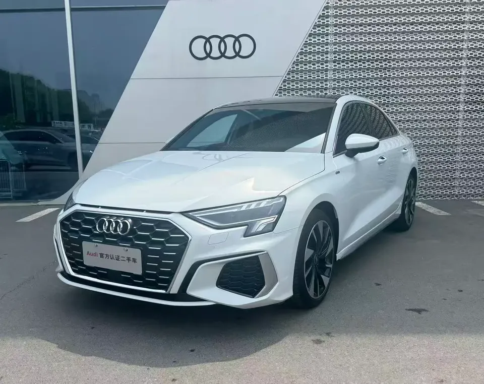 Audi A3 A3L Limousine 35 TFSI Fashionable and Elegant 2023 — фото 1, купить с доставкой в Москву