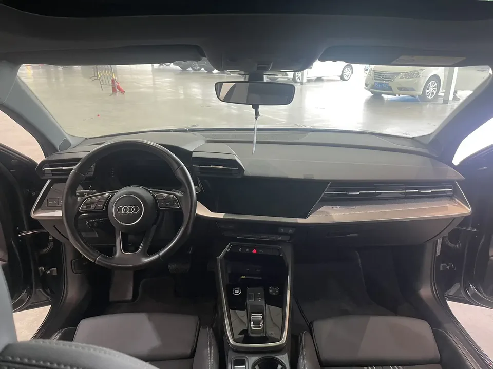 Audi A3 Sportback 35 TFSI stylish and sporty 2022 — миниатюра 3