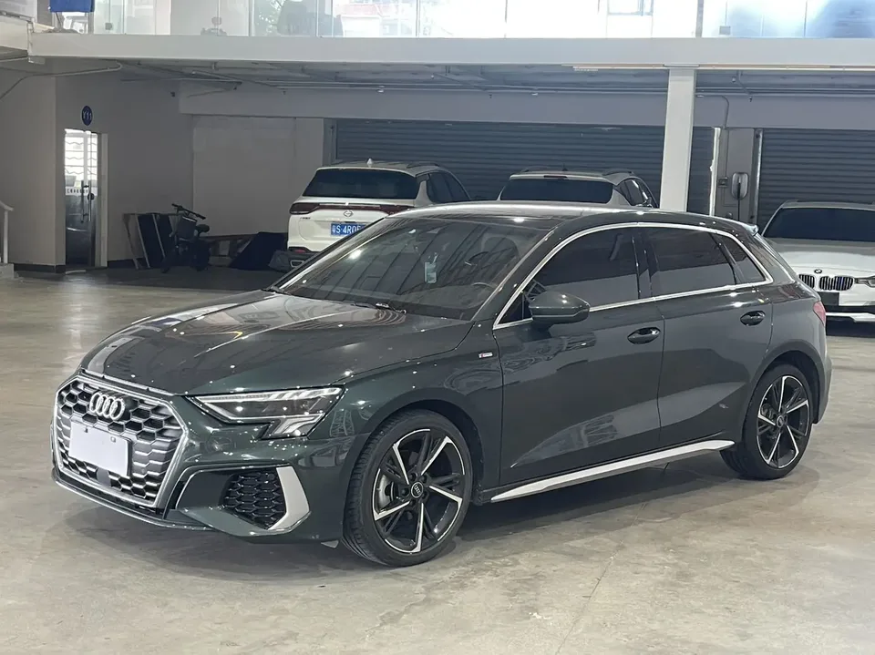 Audi A3 Sportback 35 TFSI stylish and sporty 2022 — фото 1, купить с доставкой в Москву