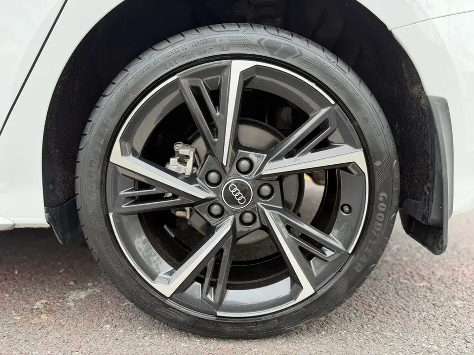 Audi A3 Sportback 35 TFSI stylish and sporty 2022 — миниатюра 3