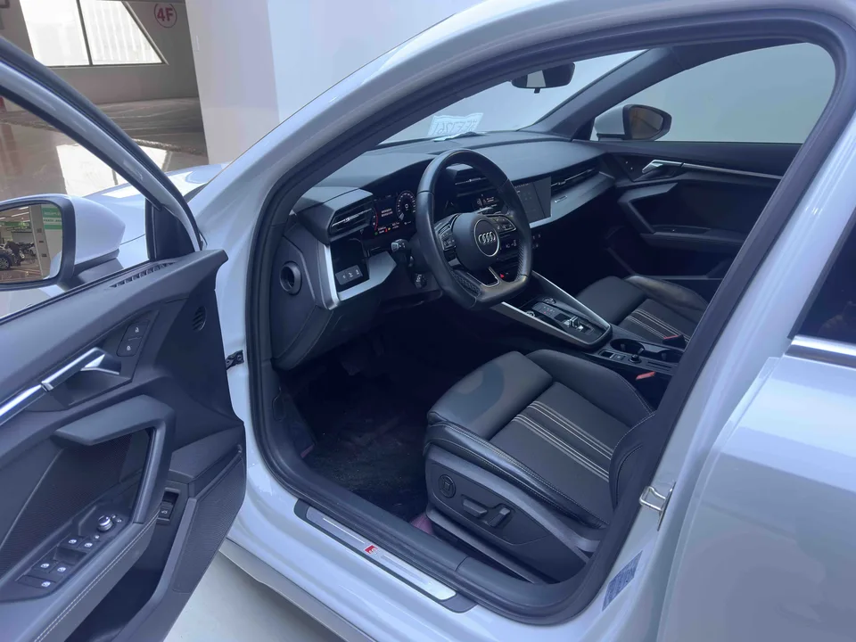 Audi A3 Sportback 35 TFSI stylish and sporty 2022 — миниатюра 4