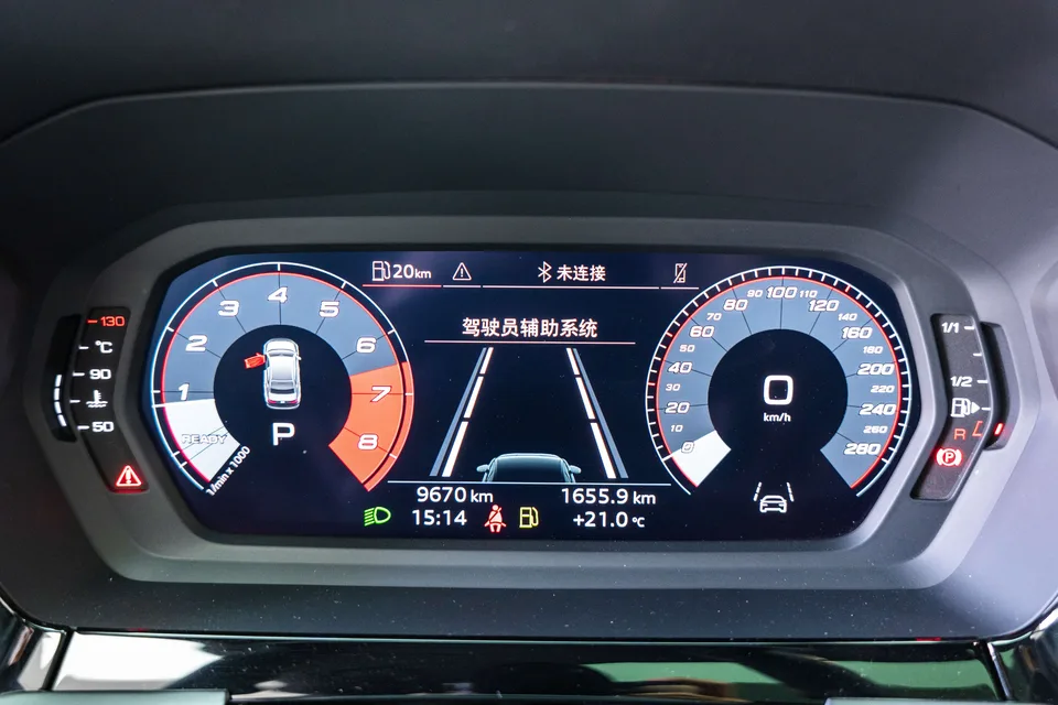Audi A3 Audi A3 2025 A3L Limousine 35 TFSI Flying Spur Premium Edition 2025 — миниатюра 4