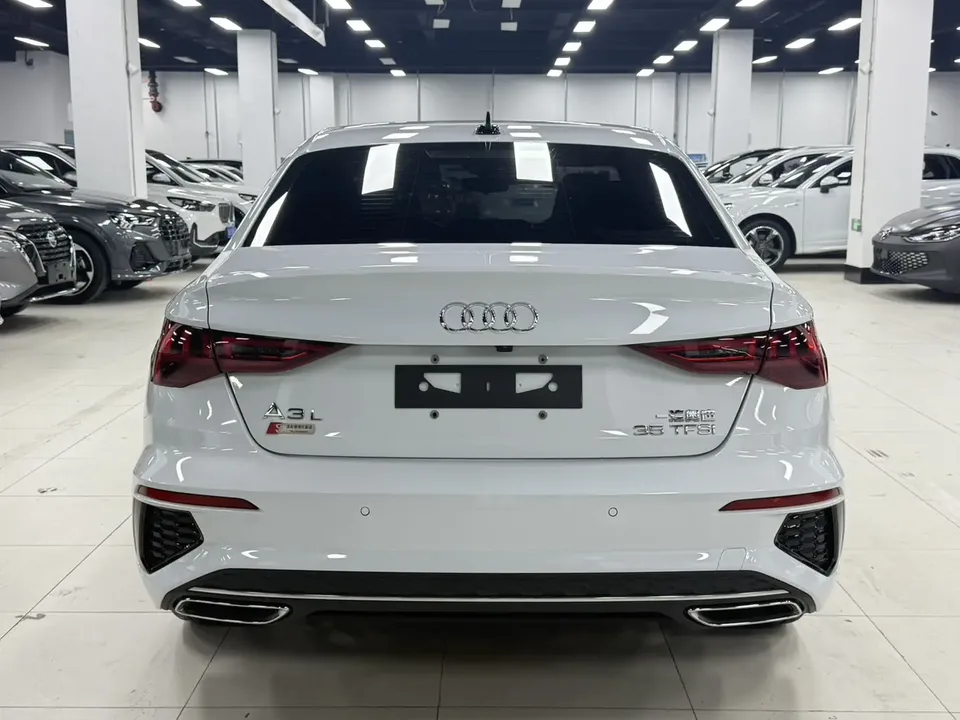 Audi A3 A3L Limousine 35 TFSI Fashion Sports 2023 — миниатюра 2