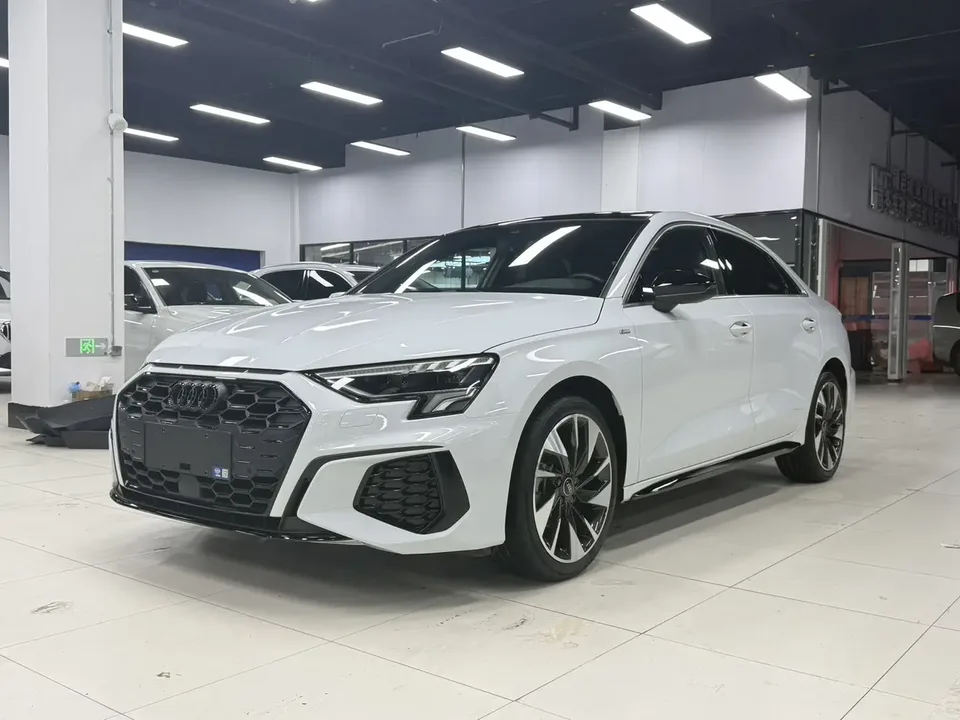 Audi A3 A3L Limousine 35 TFSI Fashion Sports 2023 — фото 1, купить с доставкой в Москву