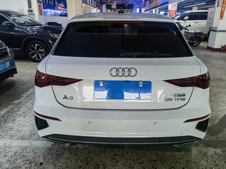 Audi A3 Sportback 35 TFSI stylish and sporty 2023 — миниатюра 2