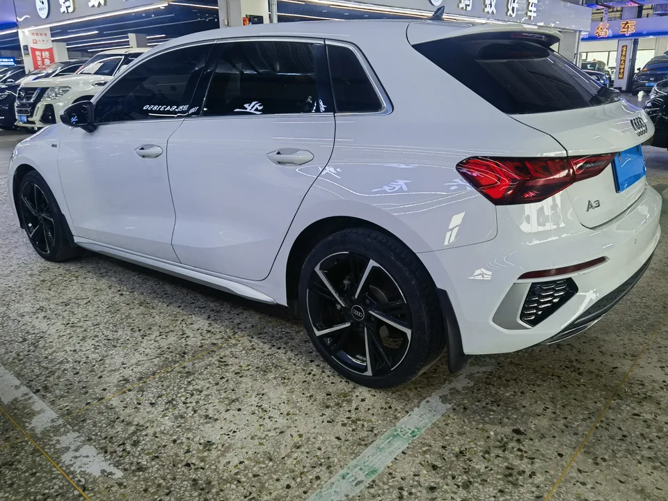 Audi A3 Sportback 35 TFSI stylish and sporty 2023 — миниатюра 4