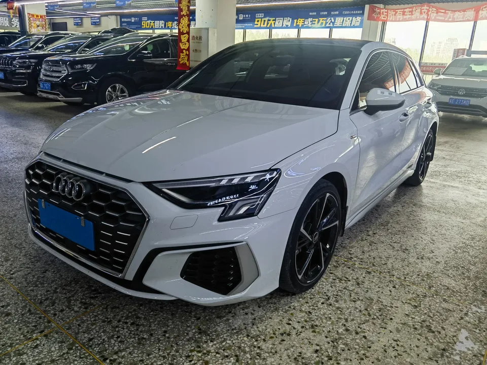 Audi A3 Sportback 35 TFSI stylish and sporty 2023 — фото 1, купить с доставкой в Москву
