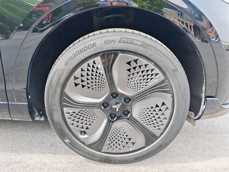 Voyah Courage Long-range Smart Edition 2025 — миниатюра 4
