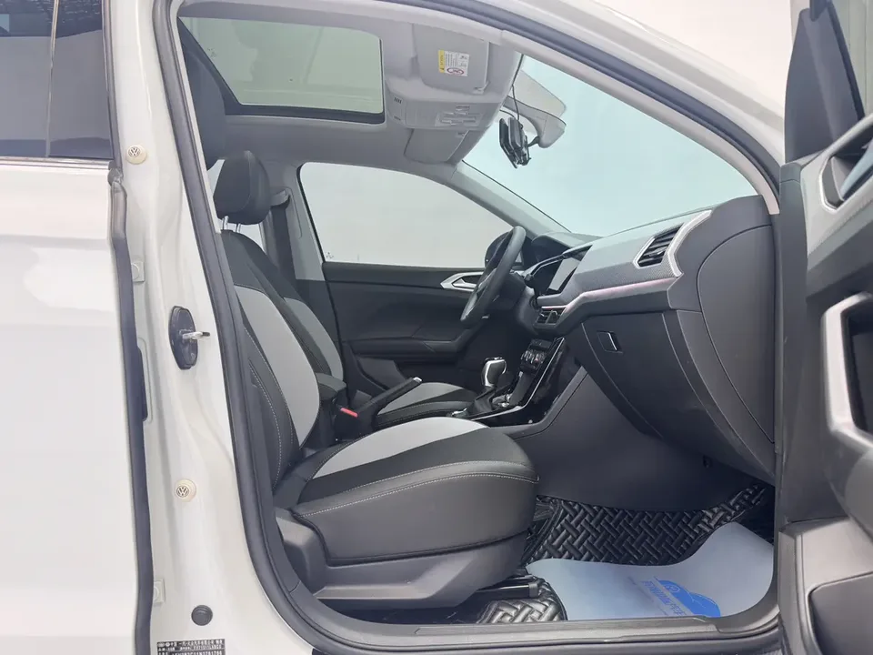 Volkswagen Explore the shadows 1.5L Automatic Joy-Link Edition 2022 — миниатюра 3