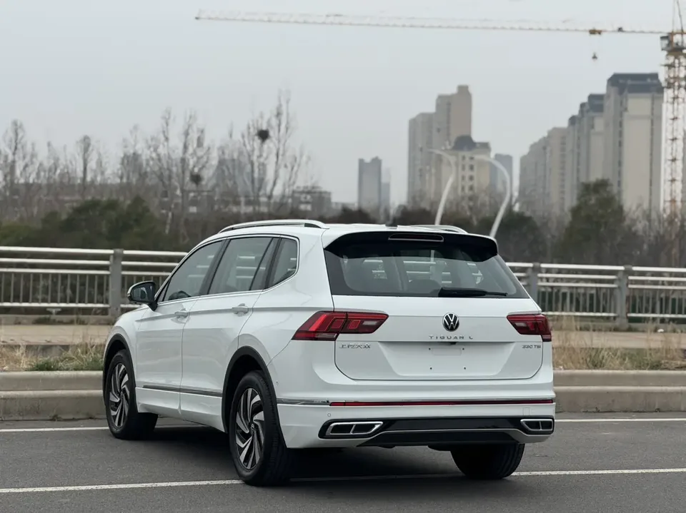 Volkswagen Tiguan L Outstanding Model 330TSI 2WD R-Line Dragon Edition 2024 — миниатюра 2