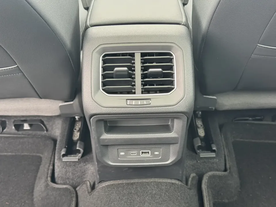 Volkswagen Tiguan L Outstanding Model 330TSI 2WD R-Line Dragon Edition 2024 — миниатюра 4