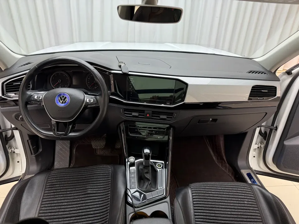 Volkswagen Tayron Tayron 2022 Tanyue 2022 280TSI 2WD Luxury Smart Edition 2022 — миниатюра 4