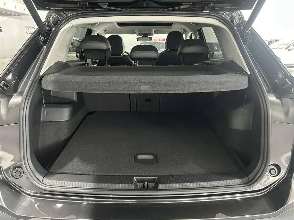 Volkswagen Tayron Tanyue L 330TSI 2WD Elite 2025 — миниатюра 4