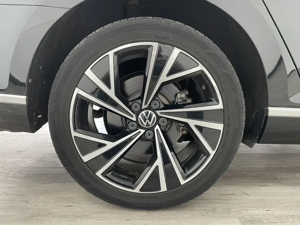 Volkswagen Magotan 330TSI DSG 30th Anniversary Edition 2022 — миниатюра 4