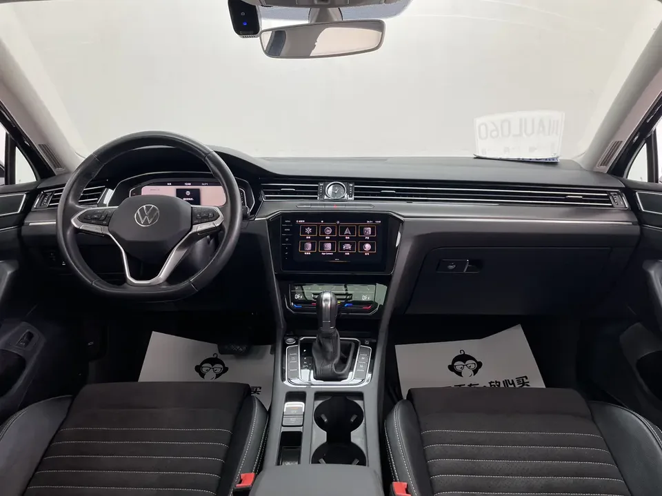 Volkswagen Magotan 330TSI DSG 30th Anniversary Edition 2022 — миниатюра 5
