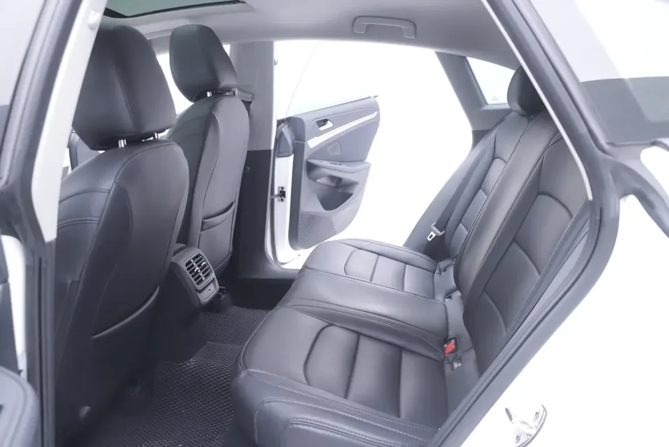 Volkswagen Lamando Lingdu 2024 Lingdu L 200TSI DSG Hot Edition 2024 — thumbnail 4