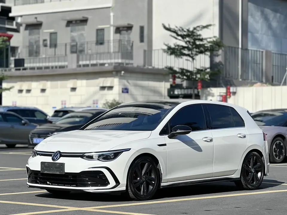 Volkswagen Golf Golf 2023 280TSI DSG Pro 2023 — фото 1, купить с доставкой в Москву