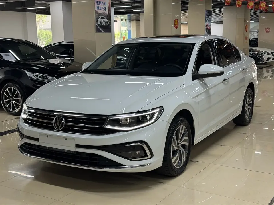 Volkswagen Bora Bora 2023 Bora 2023 200TSI DSG Smart Edition 2023 — photo 1, buy with delivery to Moscow