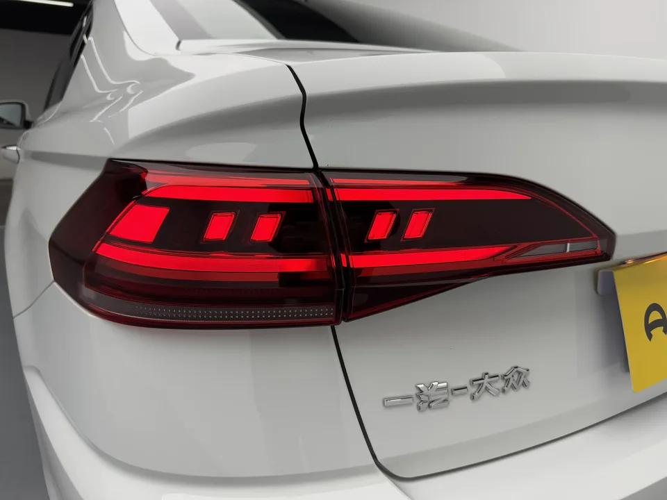 Volkswagen Bora Bora 2023 200TSI DSG Joy Travel PRO Edition 2024 — thumbnail 3