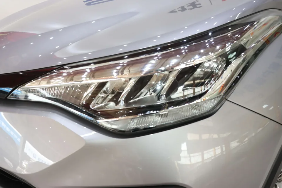 Toyota C-HR Hybrid 2.0L Yidong Edition 2022 — миниатюра 3