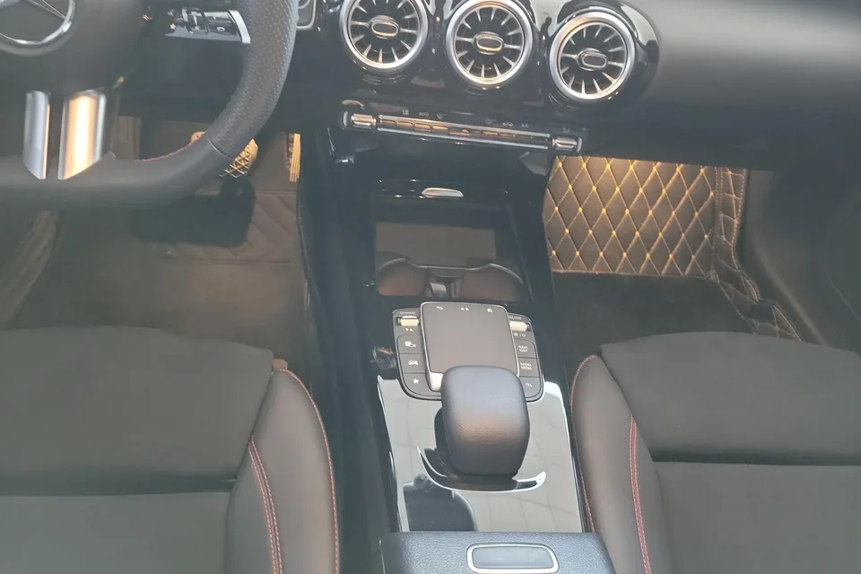 Mercedes-Benz Mercedes Benz A Class Mercedes-Benz A-Class 2023 A 200 L Sports Sedan Fashion Edition 2023 — миниатюра 4