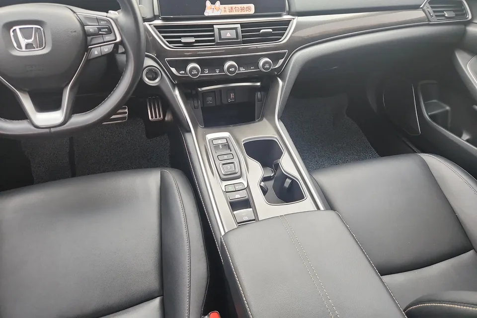 Honda Accord 2022 Accord Hybrid 2.0L Phantom Night Smart Edition 2022 — миниатюра 4