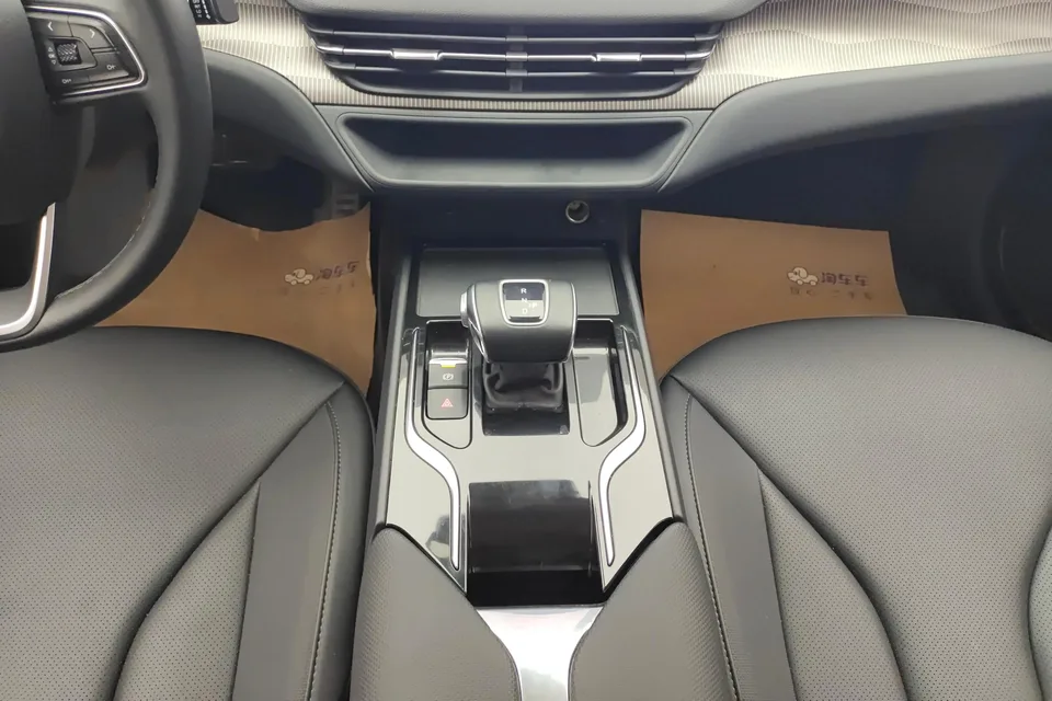 Hongqi E-QM5 Hongqi E-QM5 2021 Charging Qiyue Edition 2023 — миниатюра 4