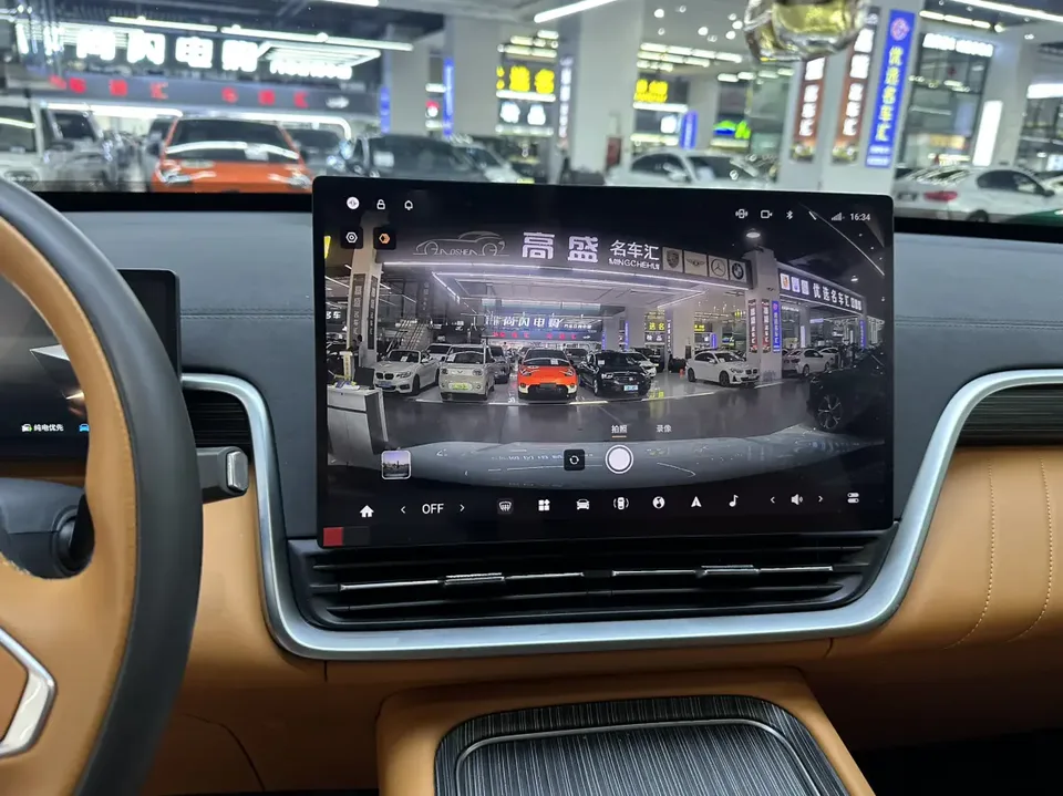Dongfeng Yipai 008 210Ultra Ruyi Edition 5 Seaters 2025 — миниатюра 4