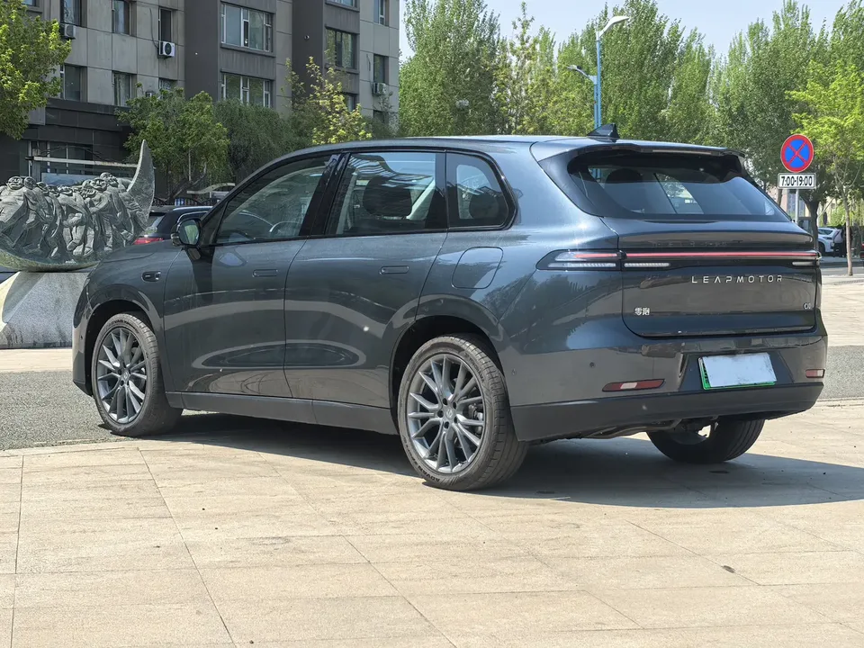 Leapmotor Zero running C10 Extended Range 210 LiDAR Edition 2025 — миниатюра 4