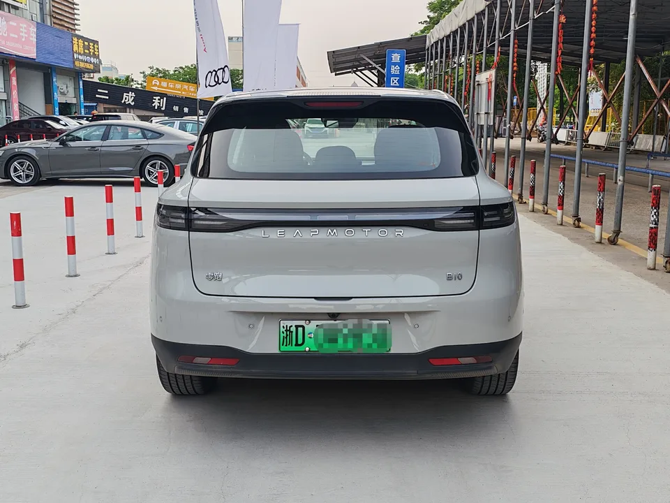 Leapmotor B10 510 Comfort Edition 2025 — миниатюра 2