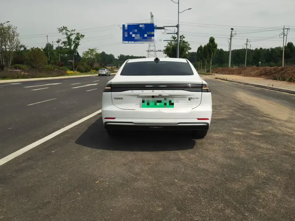Geely Galaxy A7 EM Galaxy A7 EM 2025 150km Explorer+ 2025 — миниатюра 2