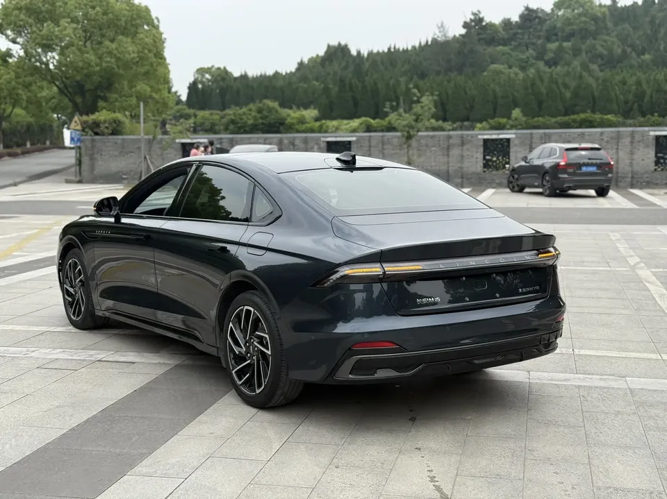 Lincoln Z Centennial Edition 2023 — миниатюра 2