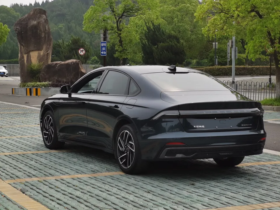 Lincoln Z Centennial Edition 2023 — миниатюра 2