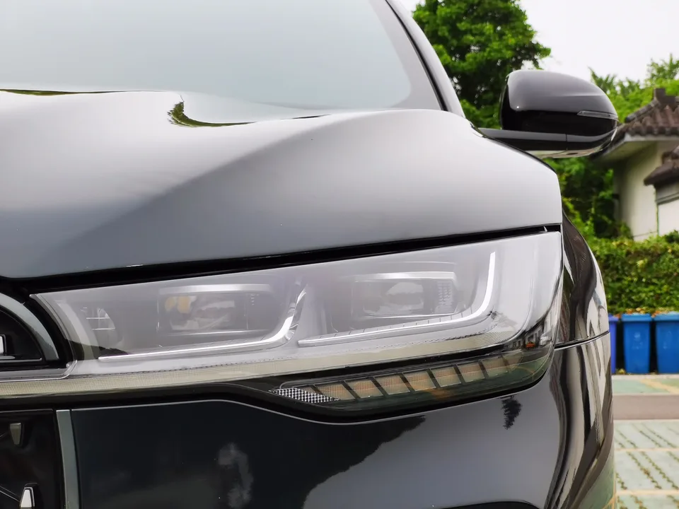 Lincoln Z Centennial Edition 2023 — миниатюра 3