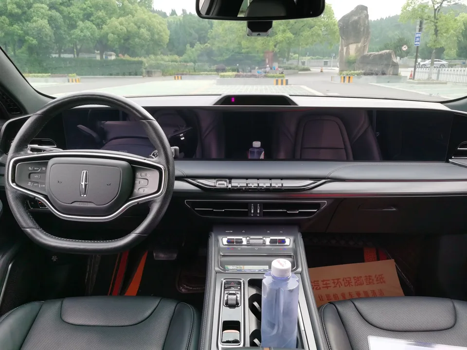 Lincoln Z Centennial Edition 2023 — миниатюра 5