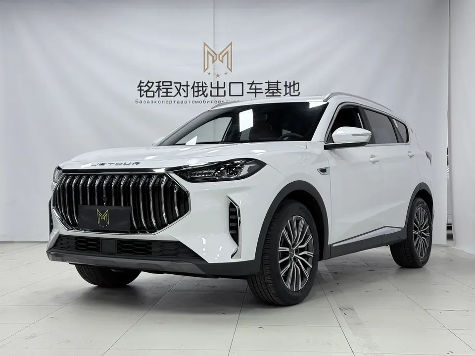 Jetour Jietu X70 PLUS Jietu X70 PLUS 2023 JETOUR X70 PLUS 2023 1.5T DCT Brave PLUS 7-seater 2023 — photo 1, buy with delivery to Moscow