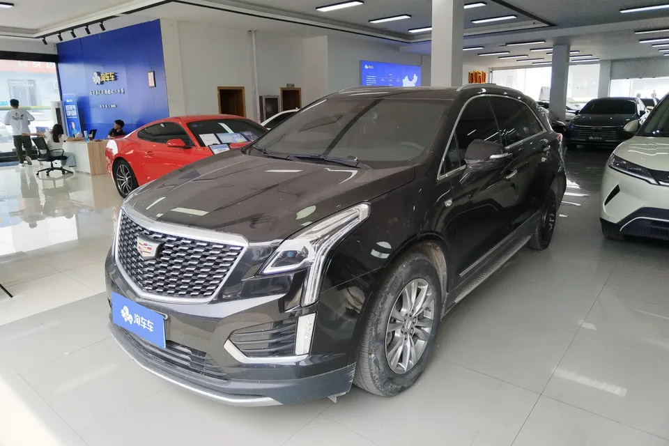 Cadillac XT5 XT5 2022 Cadillac XT5 2022 2.0T two-wheel drive luxury model 2022 — photo 1, buy with delivery to Moscow