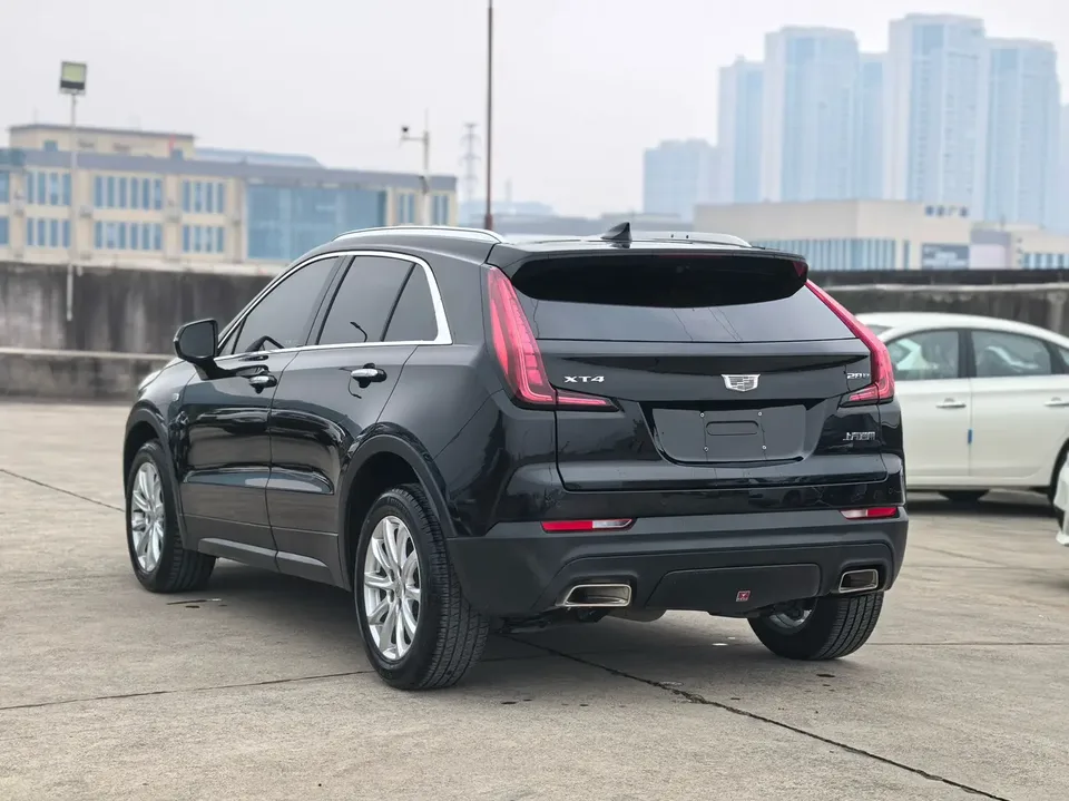 Cadillac XT4 Cadillac XT4 2022 28T two-wheel drive fashion model 2022 — миниатюра 4