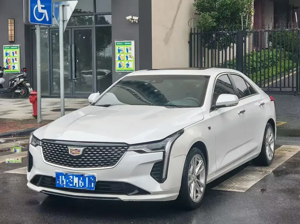 Cadillac CT4 2023