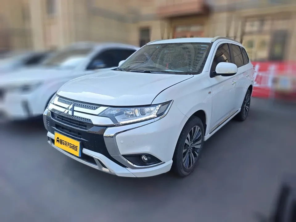 Mitsubishi Outlander 2022