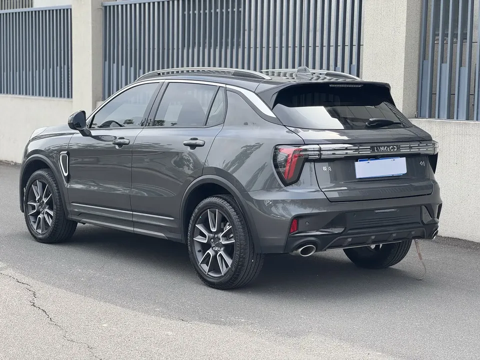 Lynk & Co 01 Lynk & Co 01 2023 2.0TD 2WD Pro 2024 — миниатюра 2