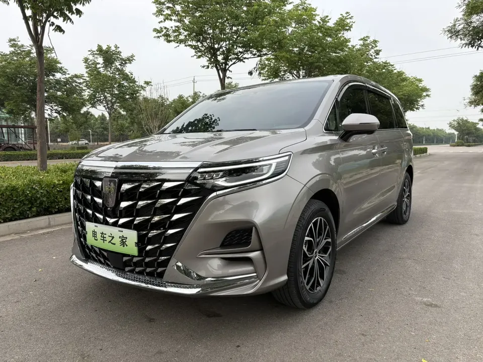 Roewe iMAX8 DMH 2025