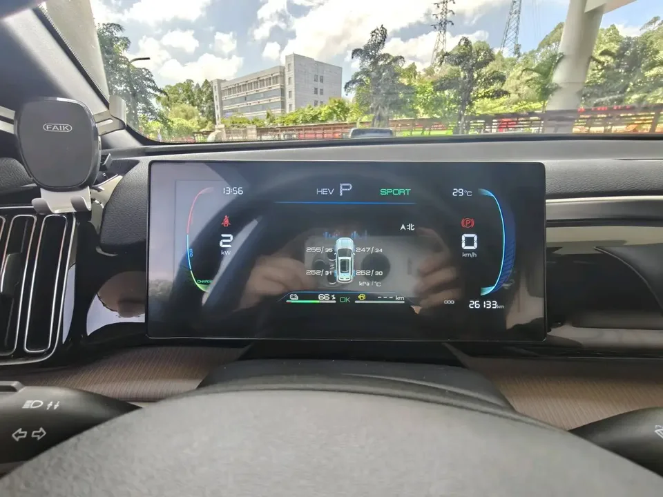 BYD Song Pro DM DM-i Honor Edition 71km Pilot Edition 2024 — thumbnail 4