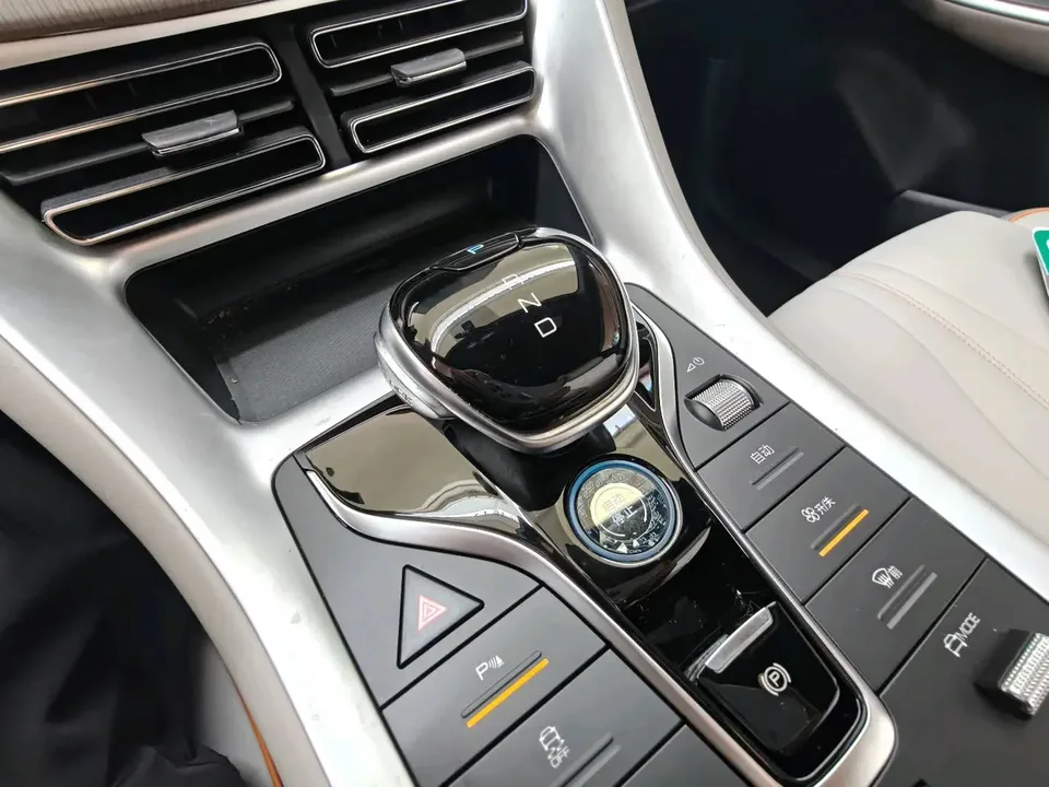 BYD Song Pro DM DM-i Honor Edition 71km Pilot Edition 2024 — thumbnail 5